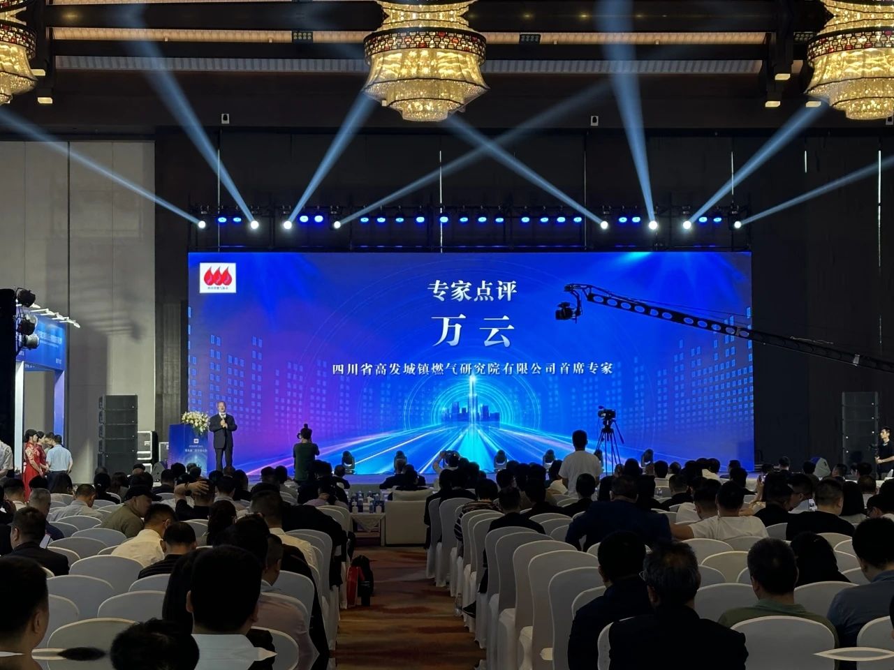 萬總.jpg